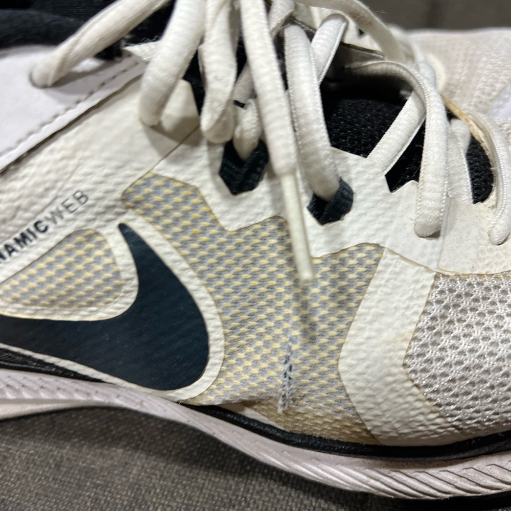 Nike - Picture 4 of 5
